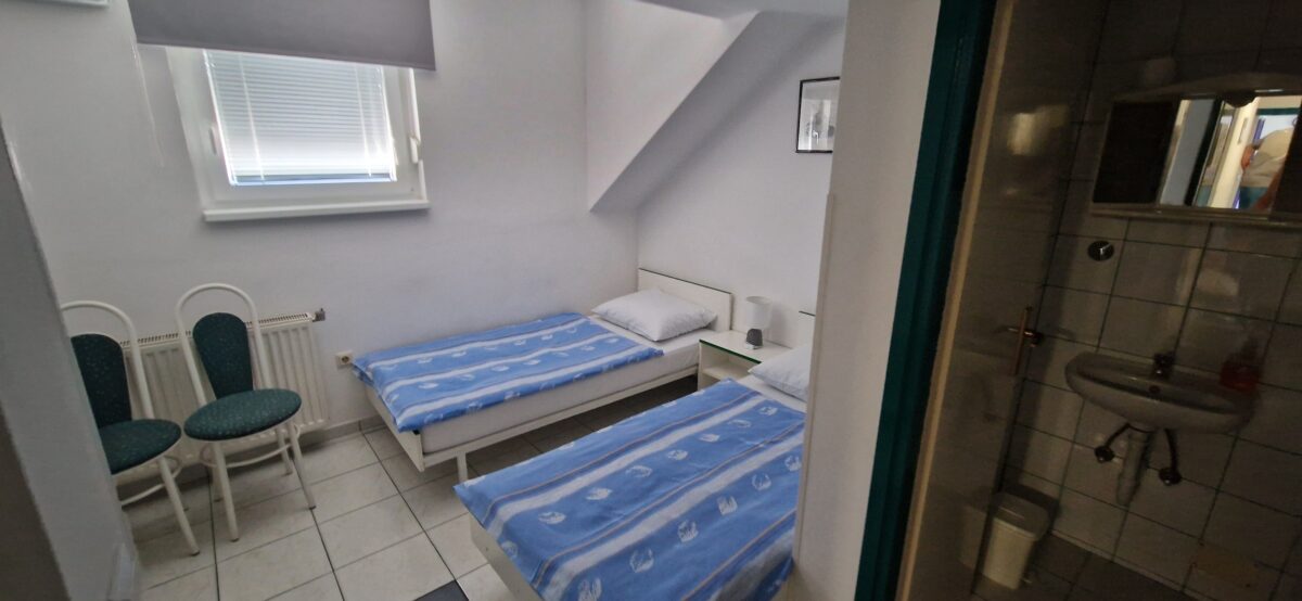 Investicijska prilika – pansion/mini studentski dom Varaždin 120m2 + 4 parkirna